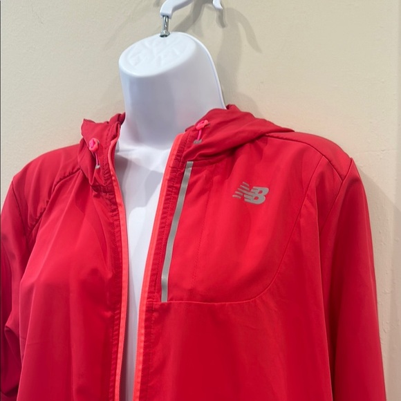 New Balance Pink Utility Jacket - large - Picture 2 of 7